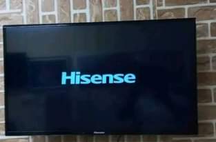 A picture of LG na Hisense nch 32 chagua nikupe bei piga 0753027005