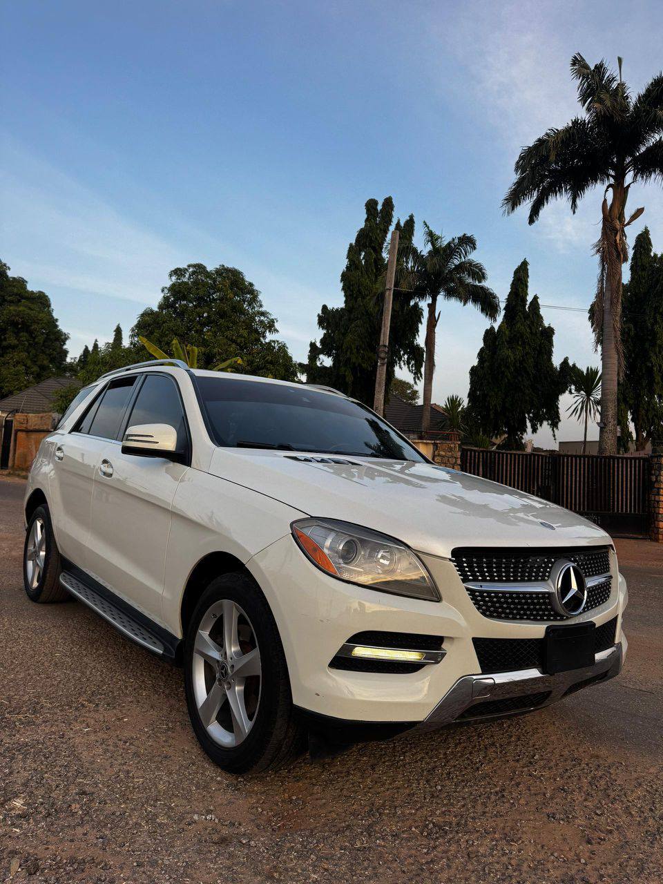 A picture of Mercedes Benz ML 350