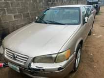 A picture of 2000 Toyota Camry