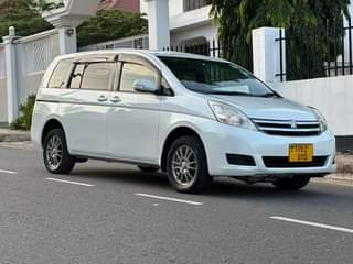 A picture of Toyota isis