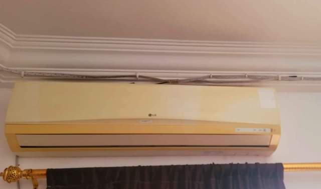 A picture of A C 18000 B T for selling
