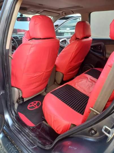 A picture of Toyota RAV4 2007model Limited Edition leather interior DVD reverse brand