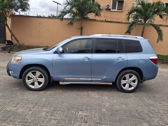 A picture of Reg Toyota highlander 2008 limited