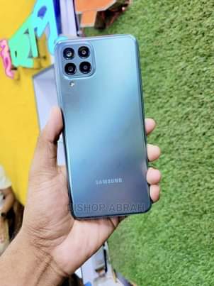 A picture of Samsung m33
