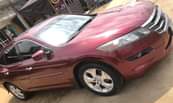 A picture of HONDA CROSSTOUR 2010 VERY CLEAN AND SOUND