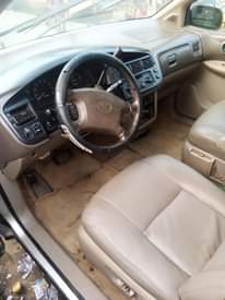 A picture of Toyota sienna 2000