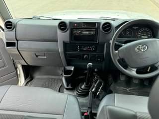 A picture of TOYOTA LANDCRUISER LX