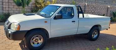 used nissan hardbody
