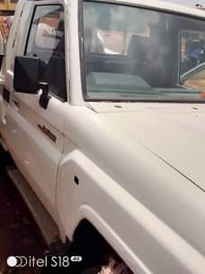 A picture of 1999 Toyota 1999 17