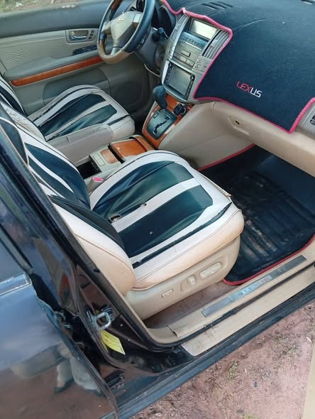 A picture of 2005 Lexus Rx330