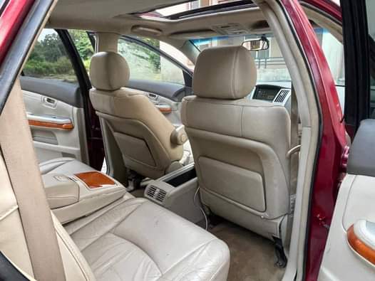 A picture of Clean Lexus Rx 350 2009 model for 8 million Naira