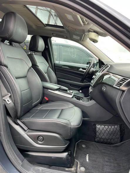 A picture of Super clean 2013 ml350