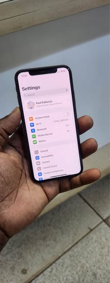 A picture of Clean iPhone XS 64gb no face at only 380k 0756448893