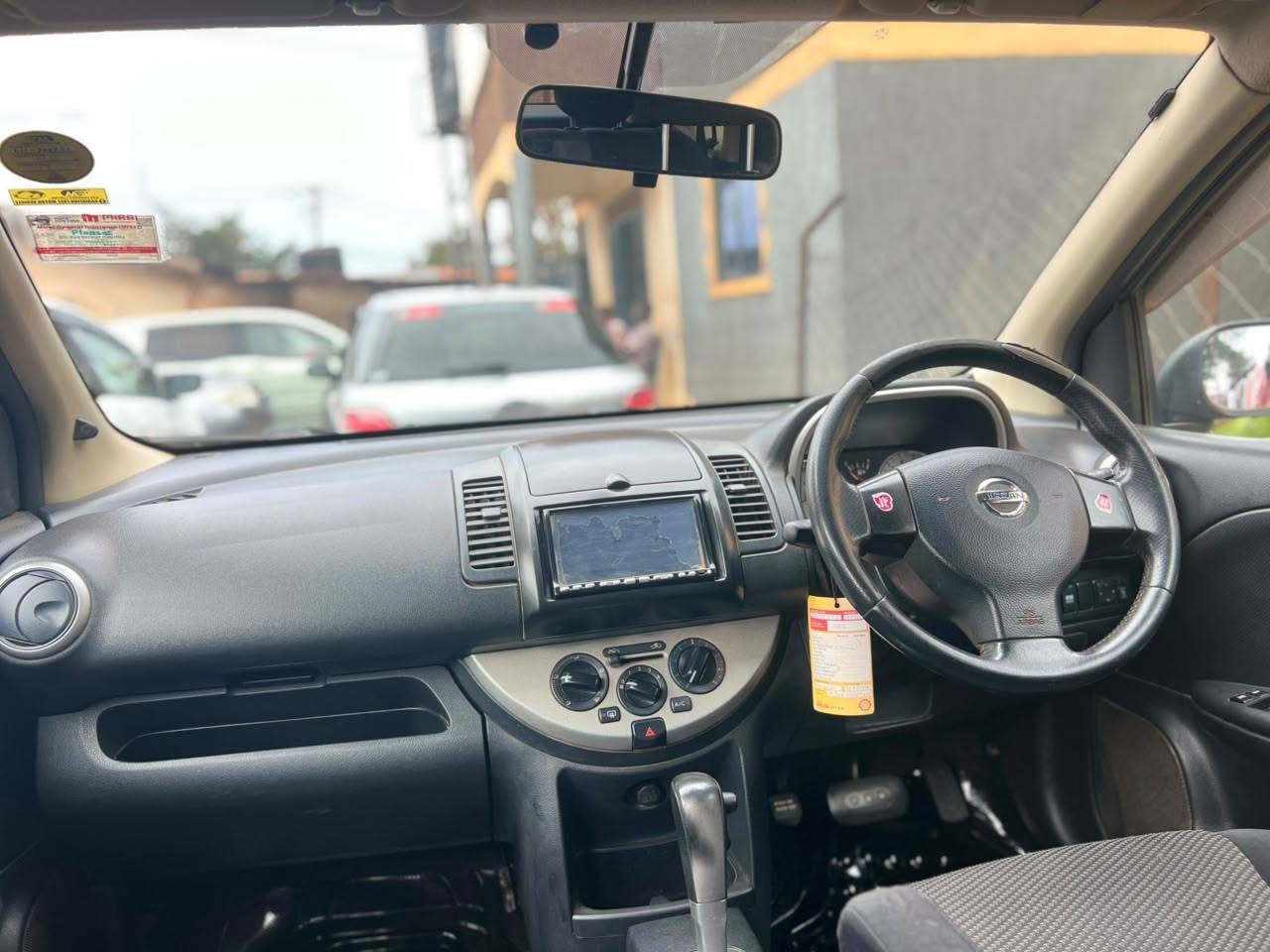 A picture of Nissan Note rider 2011