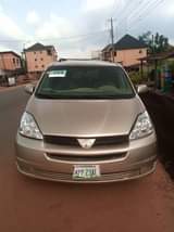 A picture of 2005 Toyota Sienna