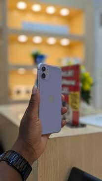 A picture of iPHONE 11 CLEAN MNO