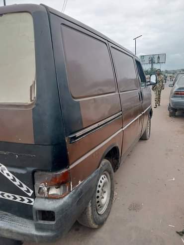 A picture of Volkswagen T4 Manual Standard Engine Good Body First registration user