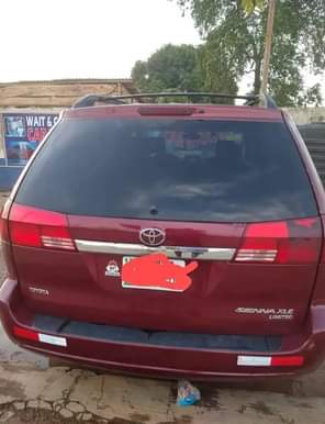 A picture of Toyota Sienna 06 Everything working perfectly Going for 3 8m
