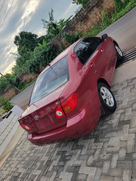 A picture of 2004 Toyota corolla