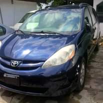 A picture of TOKUNBO Toyota Sienna YEAR MODEL 2006 TRANSMISSION Automatic CONDITION Buy