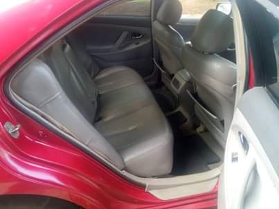 A picture of Extremely clean in and out 2009 Toyota Camry with ac