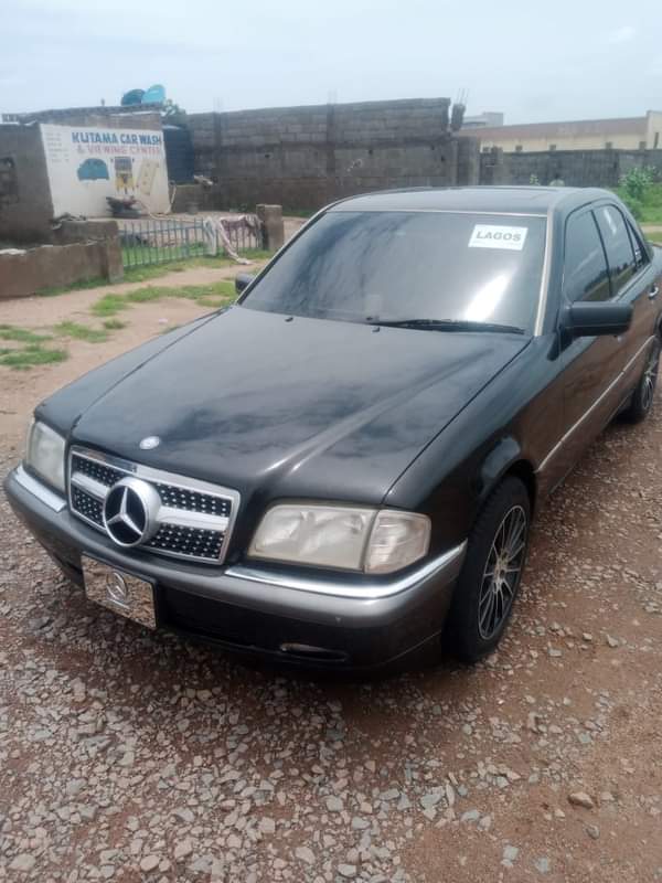 A picture of Belgium escape Mercedes benz C230 For sales everything is working