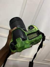 A picture of Canon 90D