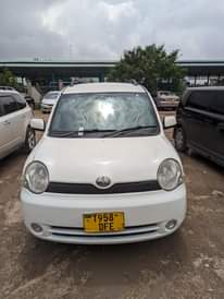 A picture of TOYOTA SIENTA