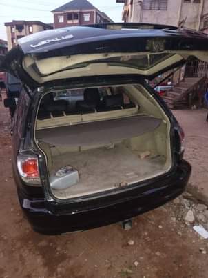 A picture of Toyota Lexus 330