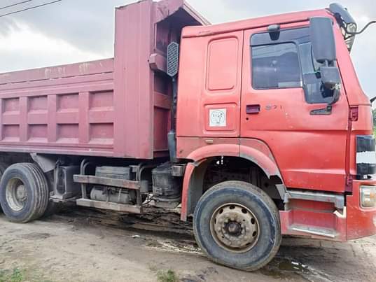 A picture of Howo Tipper Truck for sale no fault buy and start