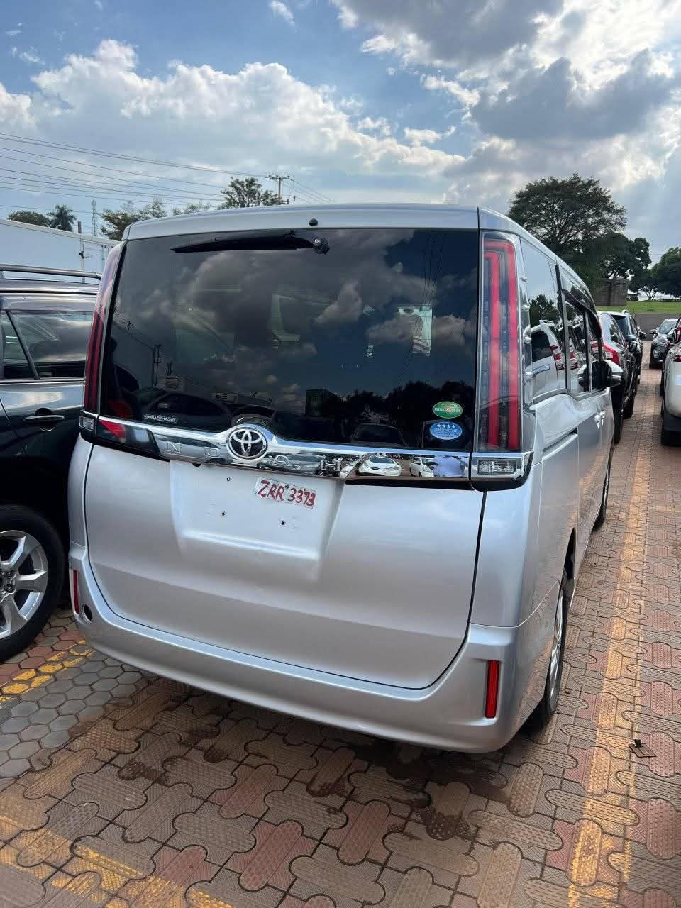 A picture of 2018 Toyota noah toyota