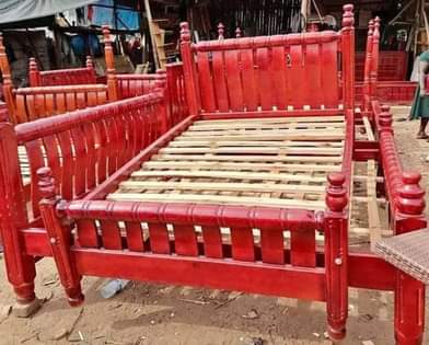 A picture of Used 4 by 6 bed