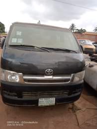 A picture of Super sounds Engine untempered with gear automatic Toyota Hiace bus.