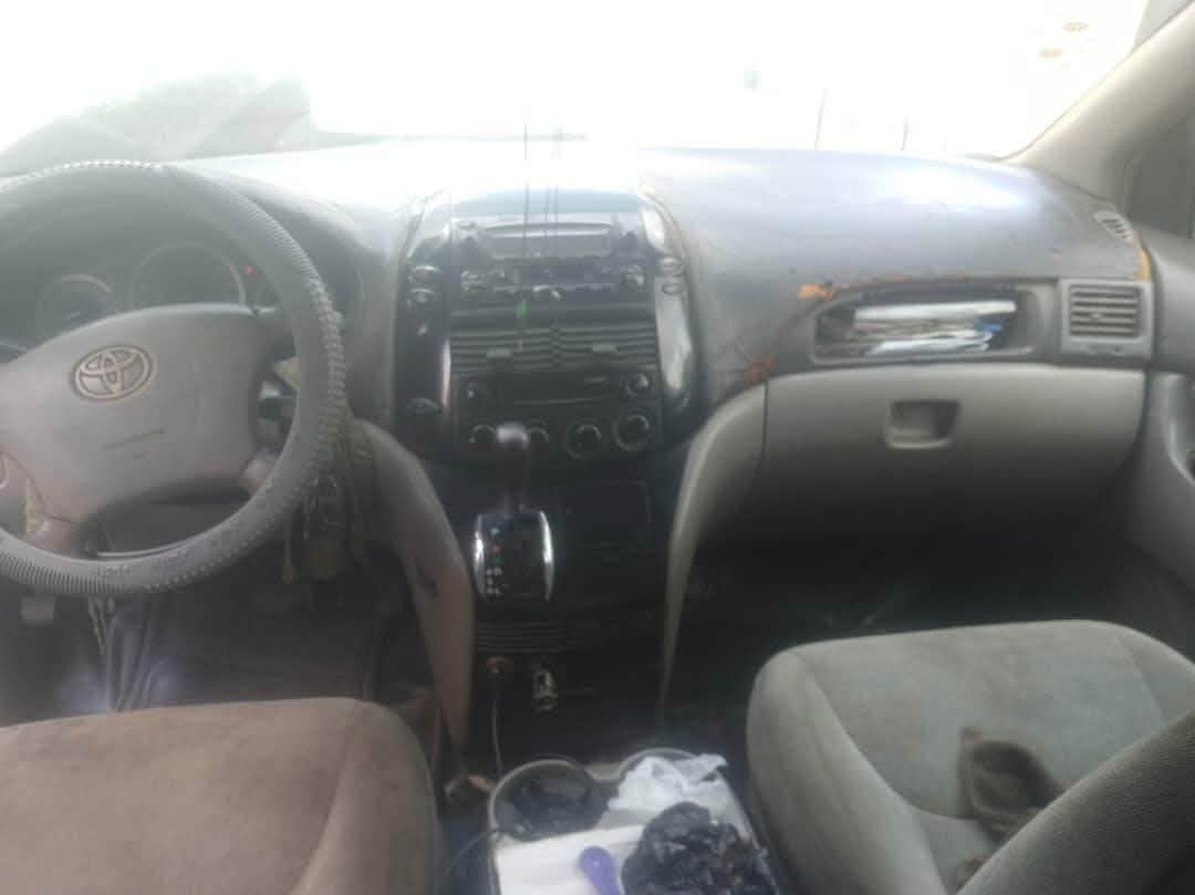 A picture of 2006 Toyota sienna