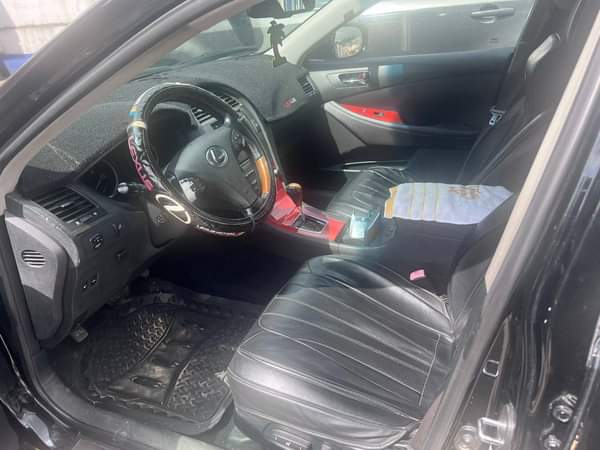 A picture of Clean Lexus es350 for 7 5m engine gear ac good