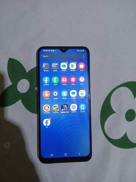 A picture of SAMSUNG GALAXY aO4E
