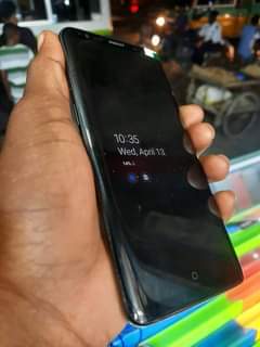 A picture of Samsung galaxy s9 plain