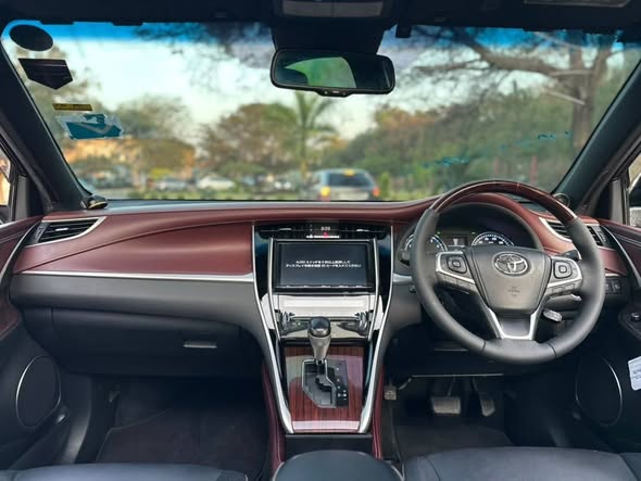 A picture of Toyota Harrier Anaconda Year 2017 Cc 1990 Bei 65M Call