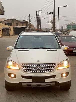 A picture of Extremely neat Toks standard ML350 2008 model
