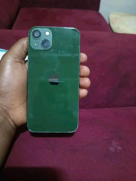 A picture of Iphone 13