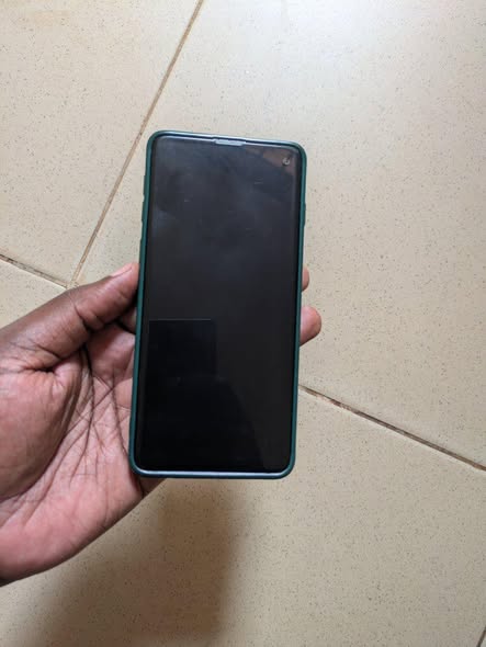 A picture of SAMSUNG GALAXY S10