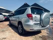 A picture of Toyota RAV4 2008 model