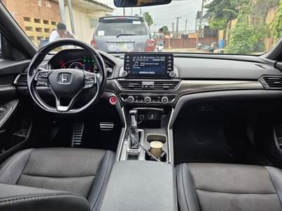 A picture of Honda Accord 2020