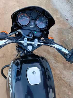 A picture of BOXER 150 BM BADO MPYA SANA UNAWASHA NA KUONDOKA IMETUMIKA