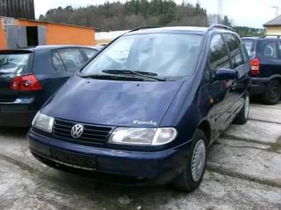 A picture of Make Volkswagen Model Sharron Year 2005 Type of car 4