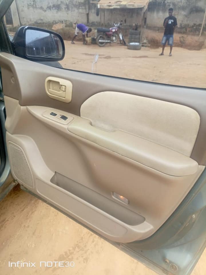 A picture of TOYOTA SIENNA 08101459006
