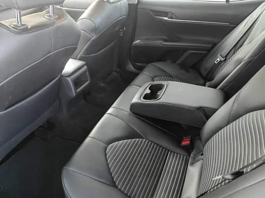 A picture of Toyota Camry SE 2020