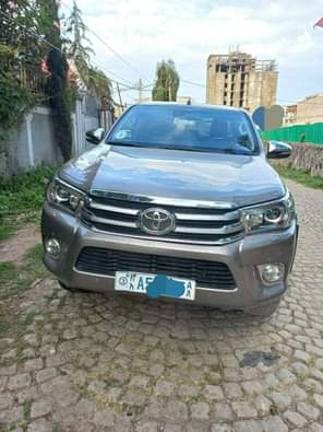 used toyota hilux