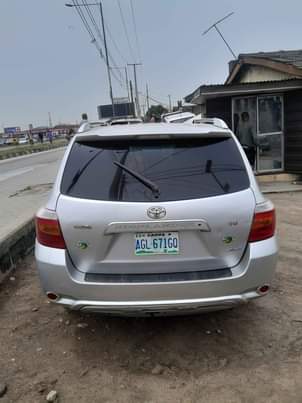 A picture of Toyota Highlander 2008 Model Nigeria Use Accident Free Good Engine
