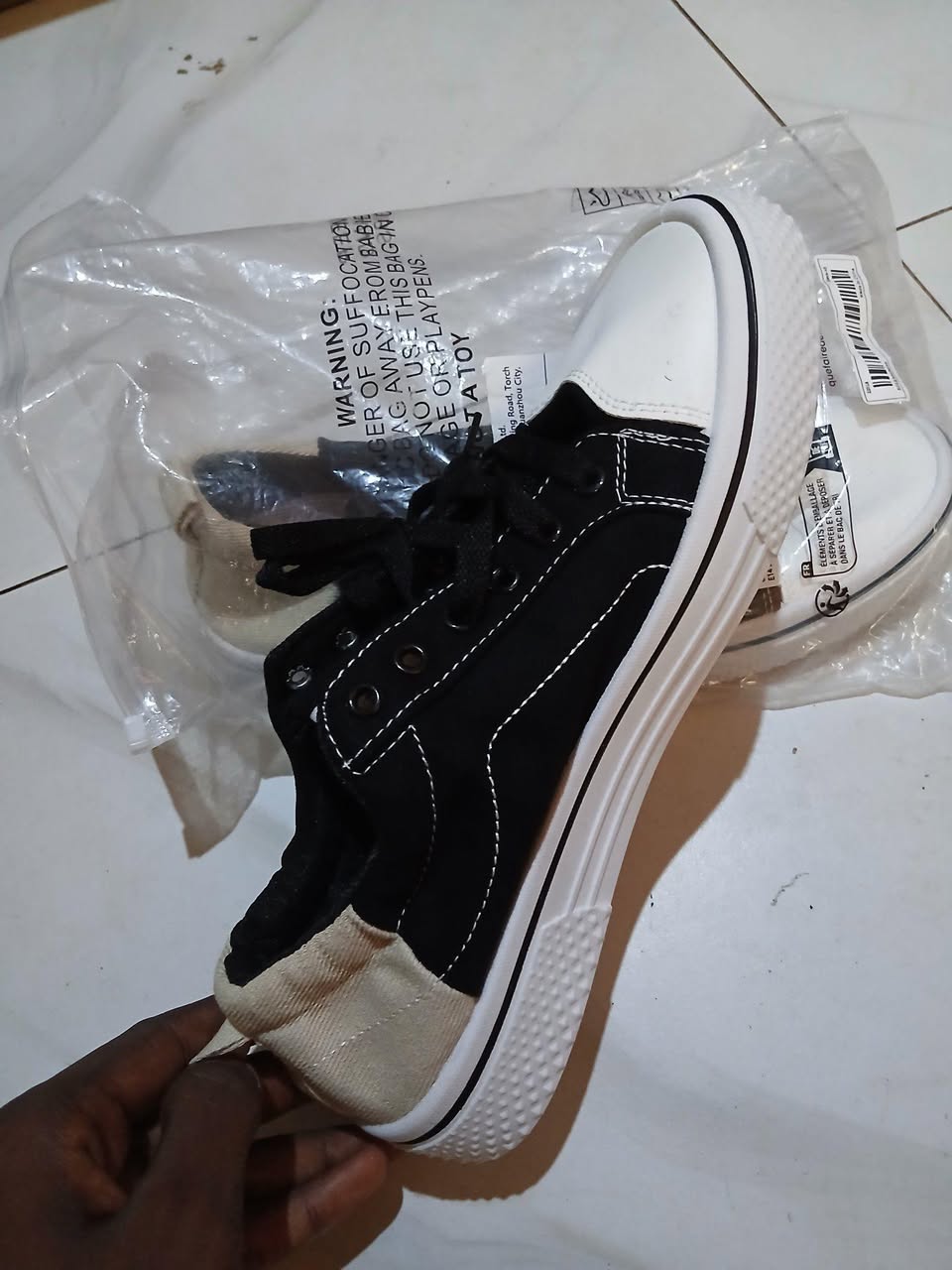 A picture of Shoe